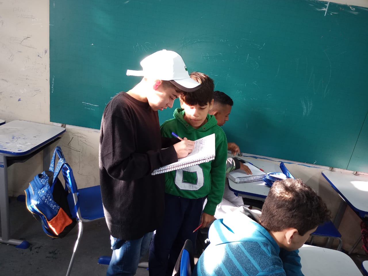 A generic square placeholder image with rounded corners in a figure.