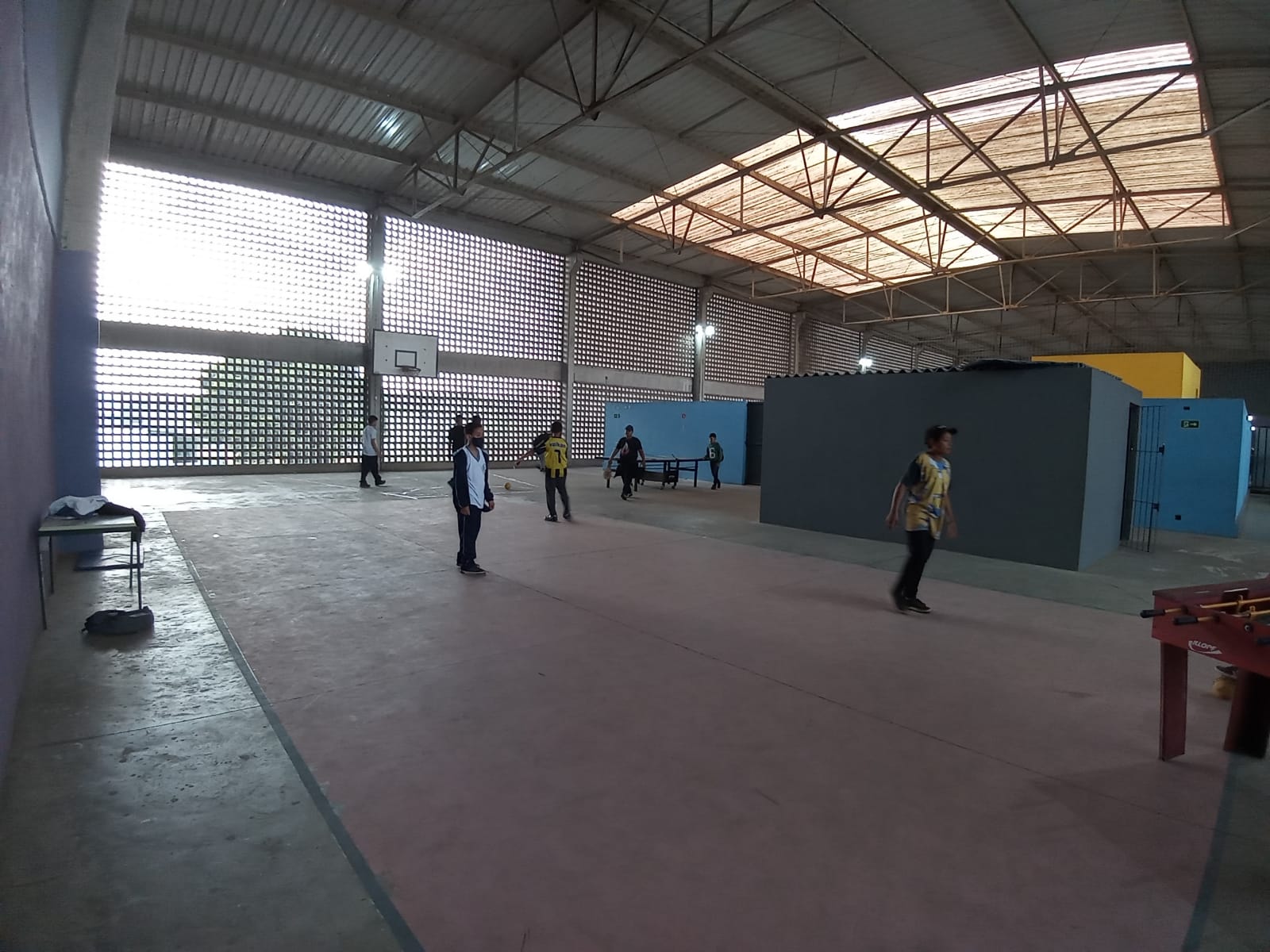 A generic square placeholder image with rounded corners in a figure.